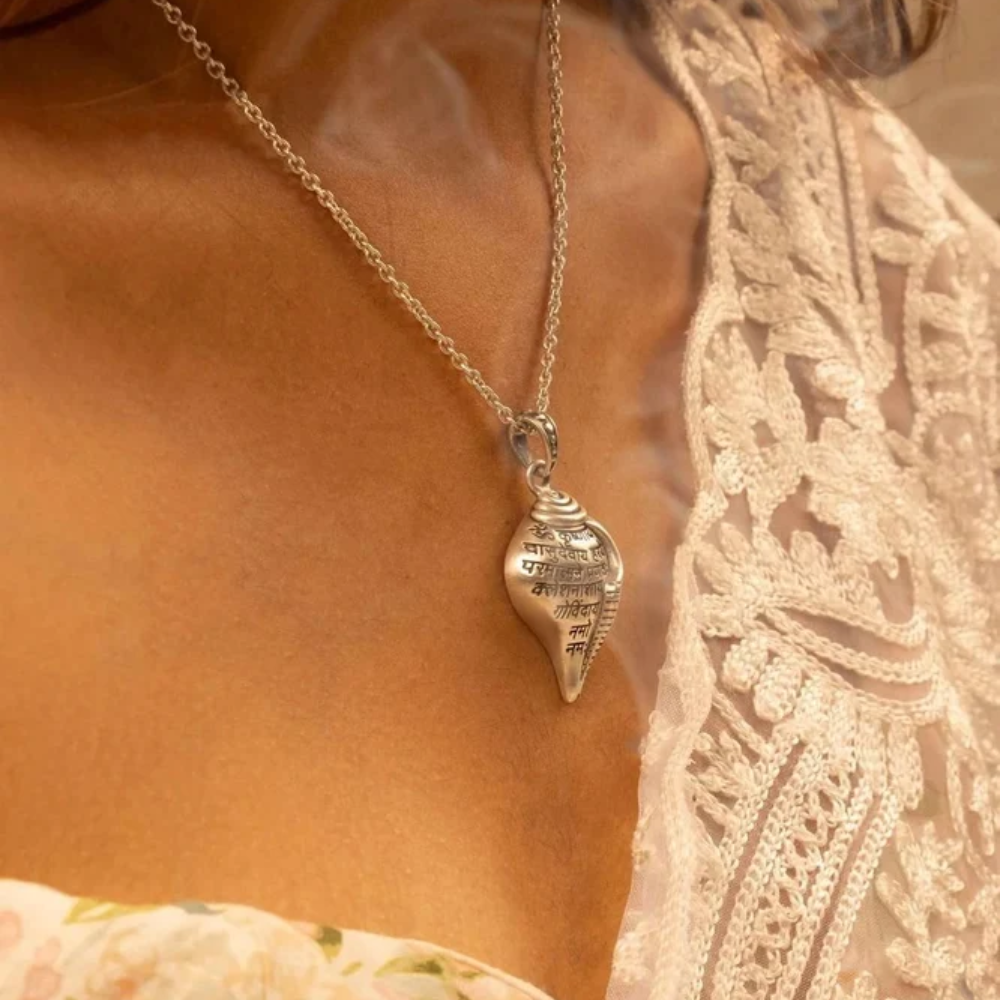 Premium Shankh Pendant