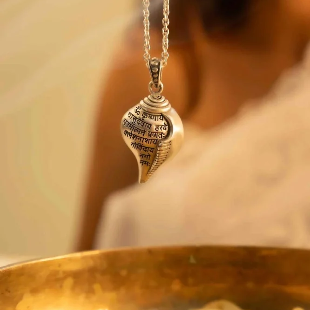 Premium Shankh Pendant