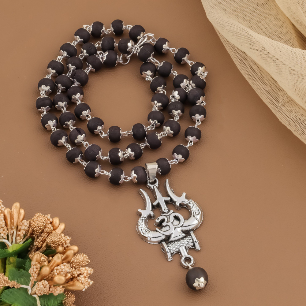 Om Trishul Pendant With Karungali Silver Cap Mala
